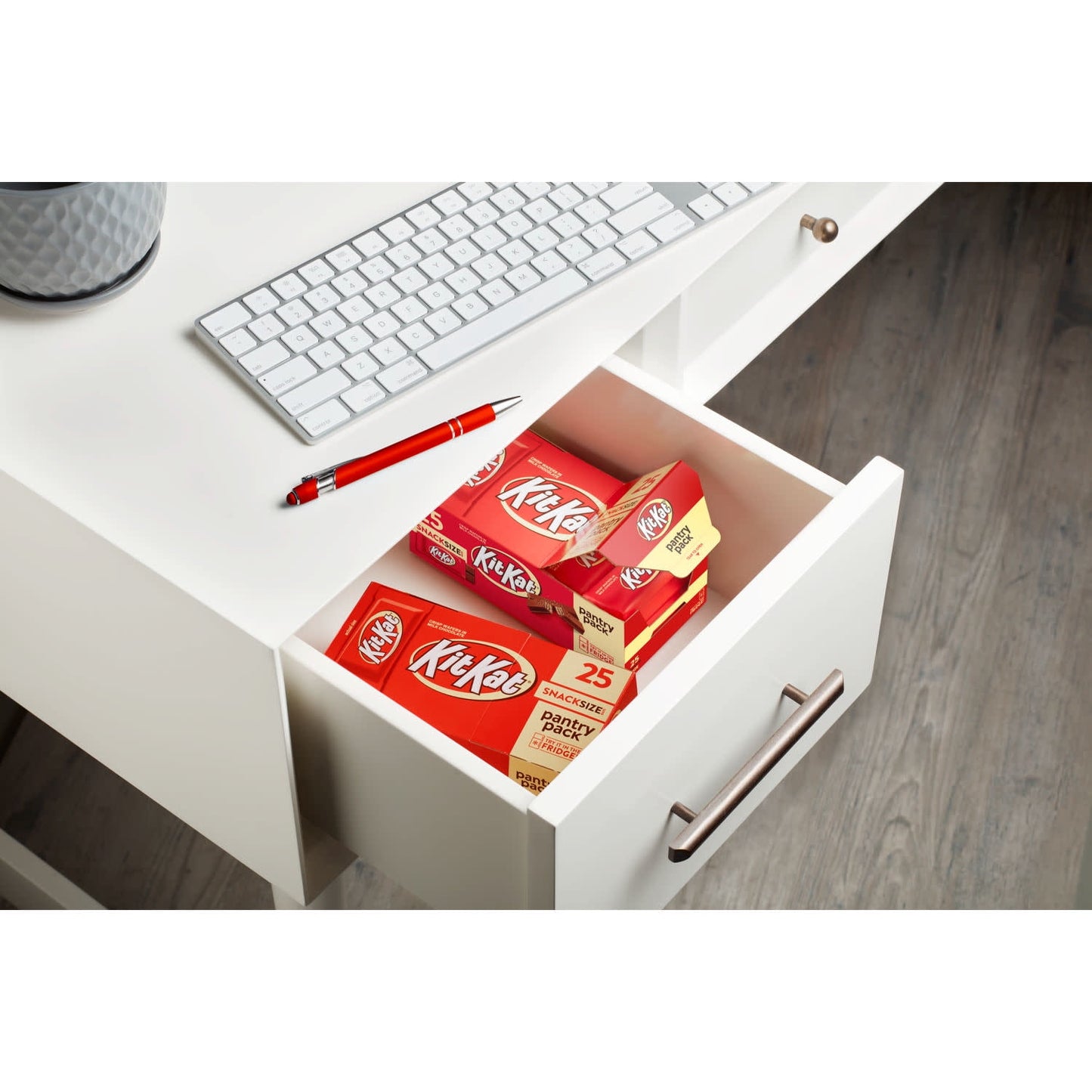 Kit Kat Milk Chocolate Wafer Snack Size Candy, Pantry Pack 12.25 oz, 25 Pieces